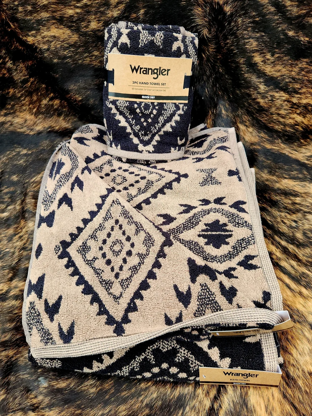 Wrangler Black & Beige Southwestern Aztec Towel Set